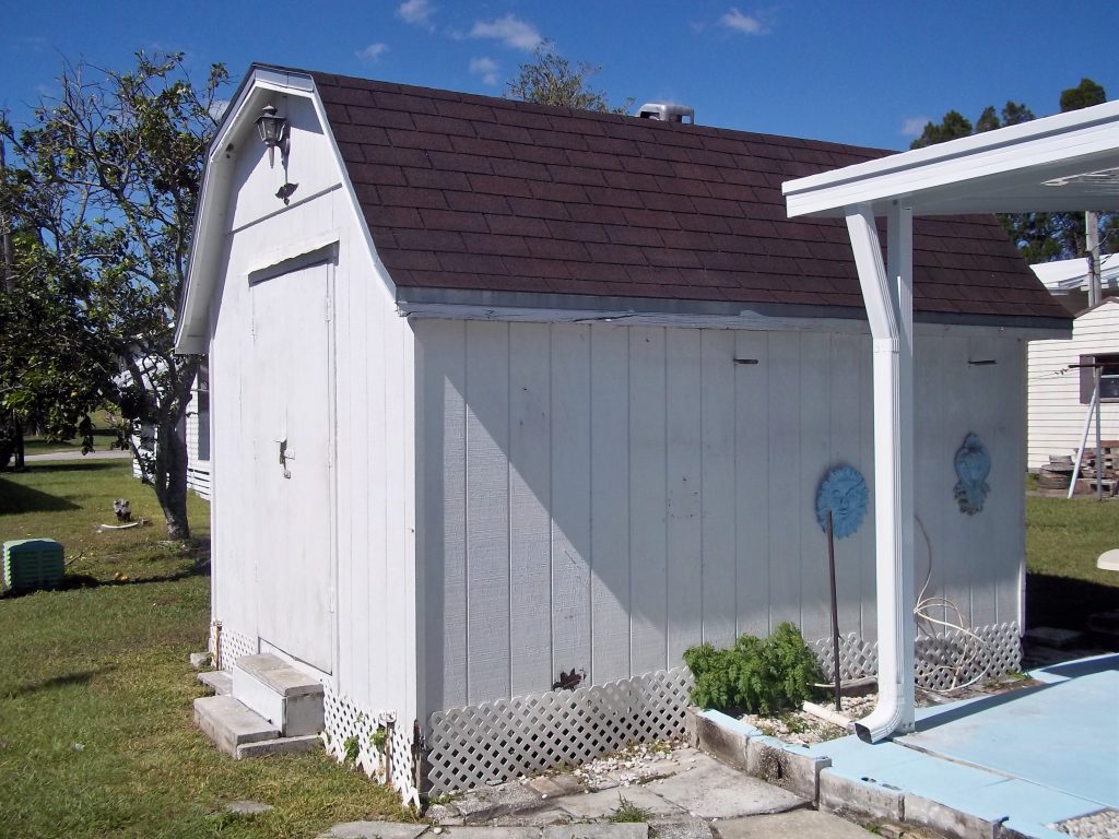 Large Building Shed in the backside