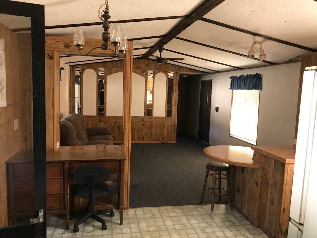  2 Bed / 2 Bath - Quarter of an acer Lot - Massive Size