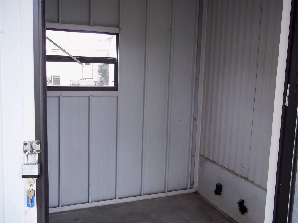 Shed with Washer and Dryer